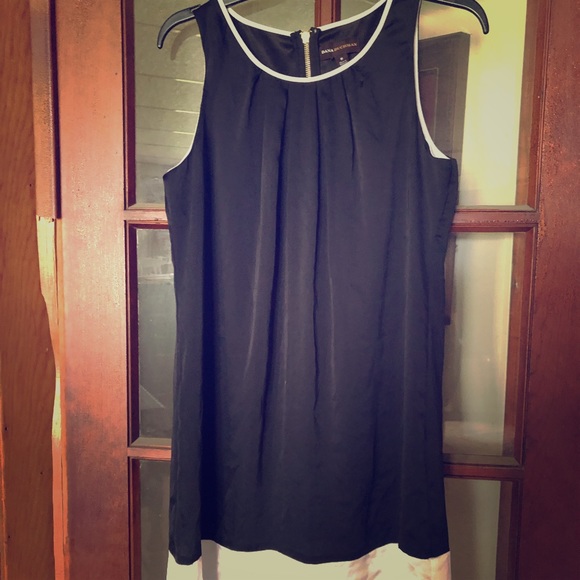 Dana Buchman Dresses & Skirts - Black and White Dana Buchman Midi Dress Dana Buchman Dresses & Skirts - Black and White Dana Buchman Midi Dress